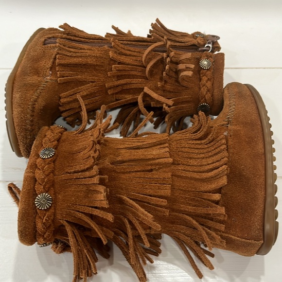 Minnetonka Suede Fringe Boots Toddler 9 - Picture 6 of 9